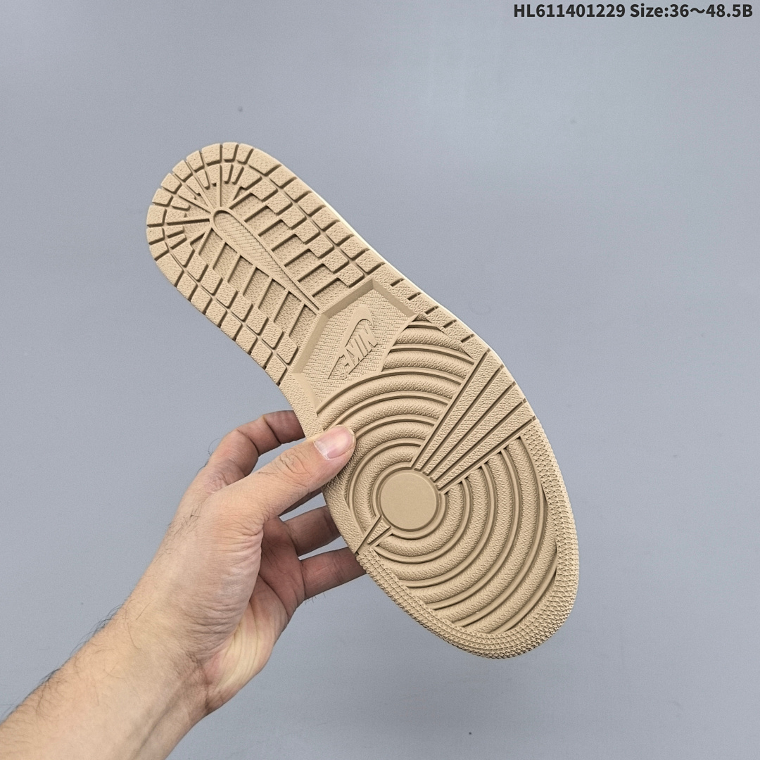 Nike Air Jordan 1 x Travis Scott AJ1 - foto 4