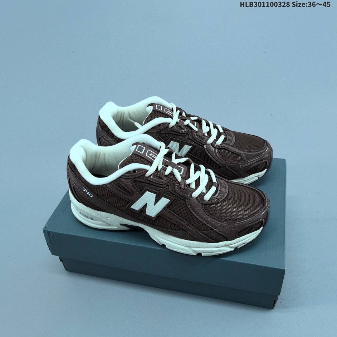 New Balance 740