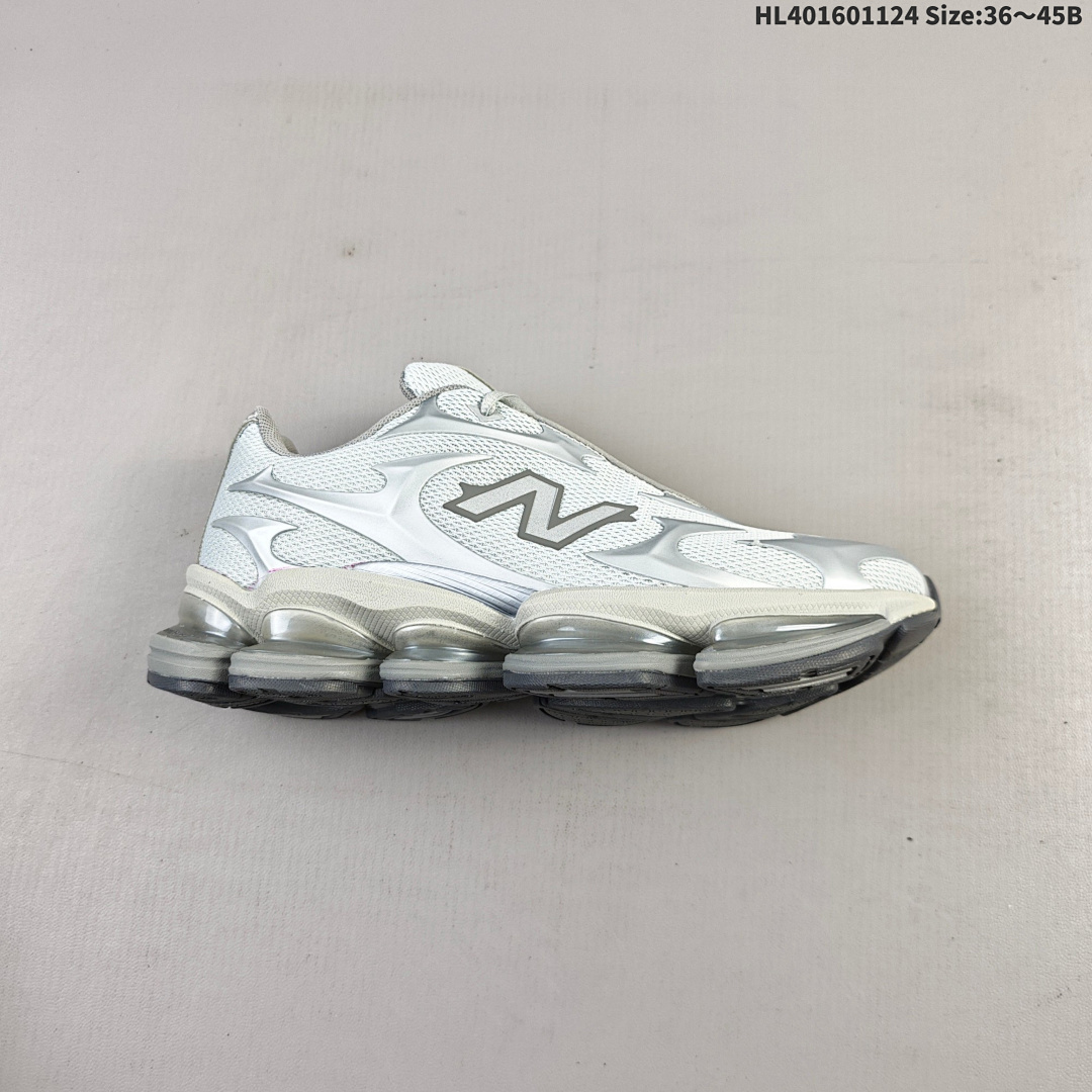 New Balance M2000