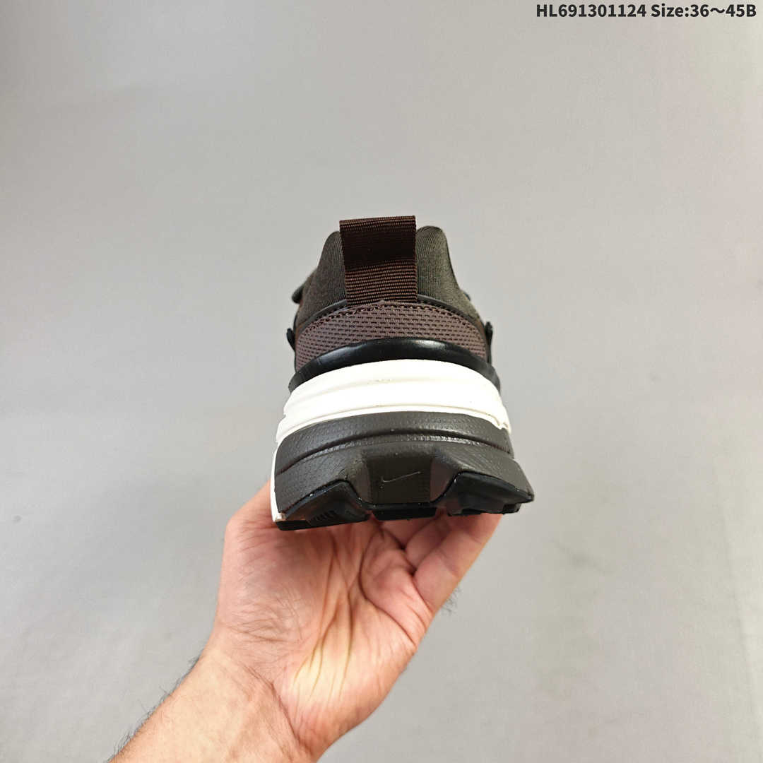 NIKE V2K RUN Swoosh Bill Bowerm - foto 6