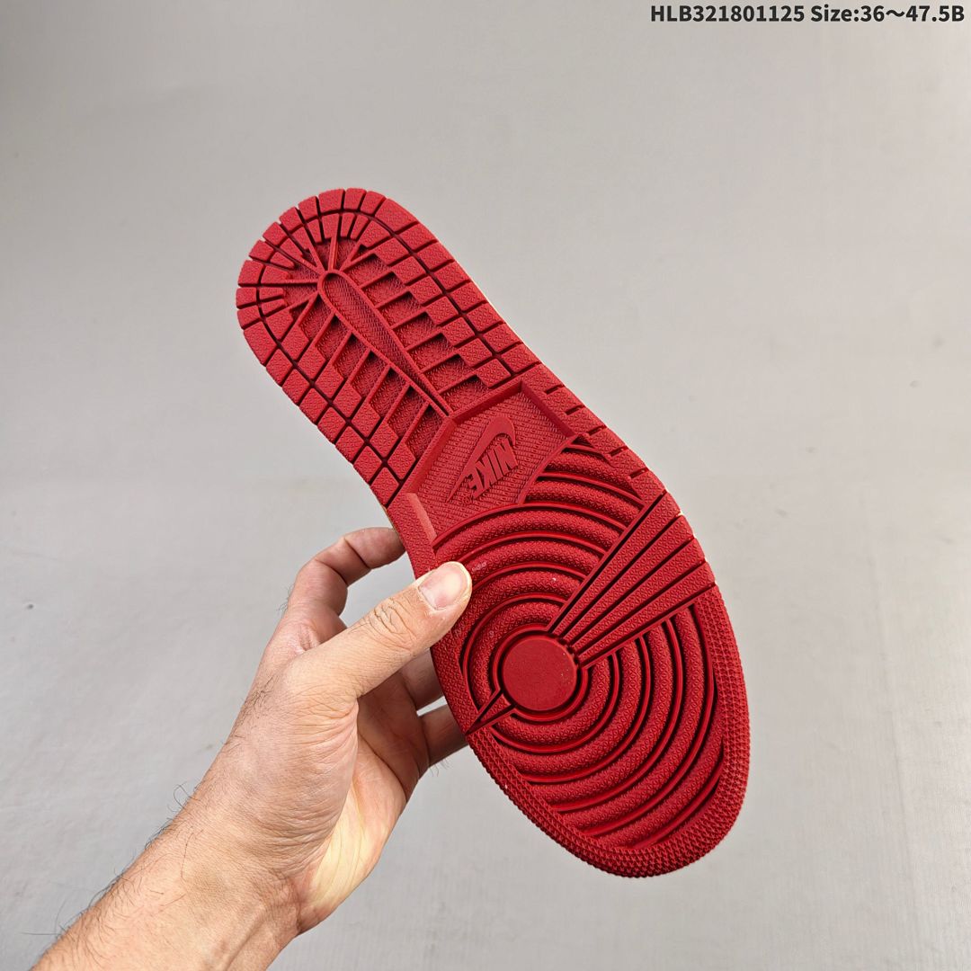 Nike Air Jordan 1 Retro High OG AJ1 · - foto 5
