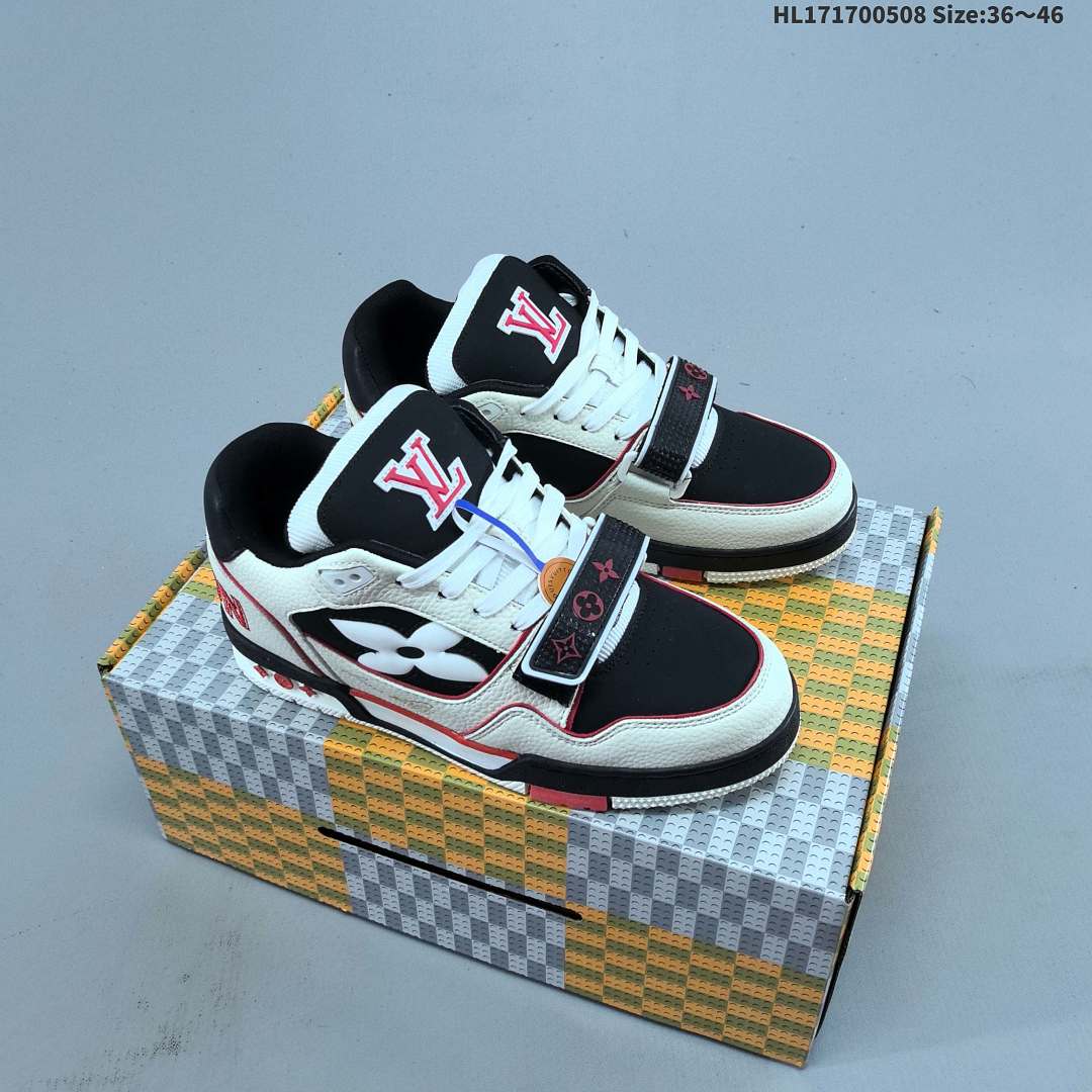 Louis Vuitton LV 3D Log