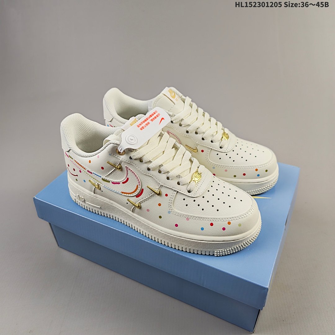 NIKE AIR FORCE 1‘07 -151 Siz