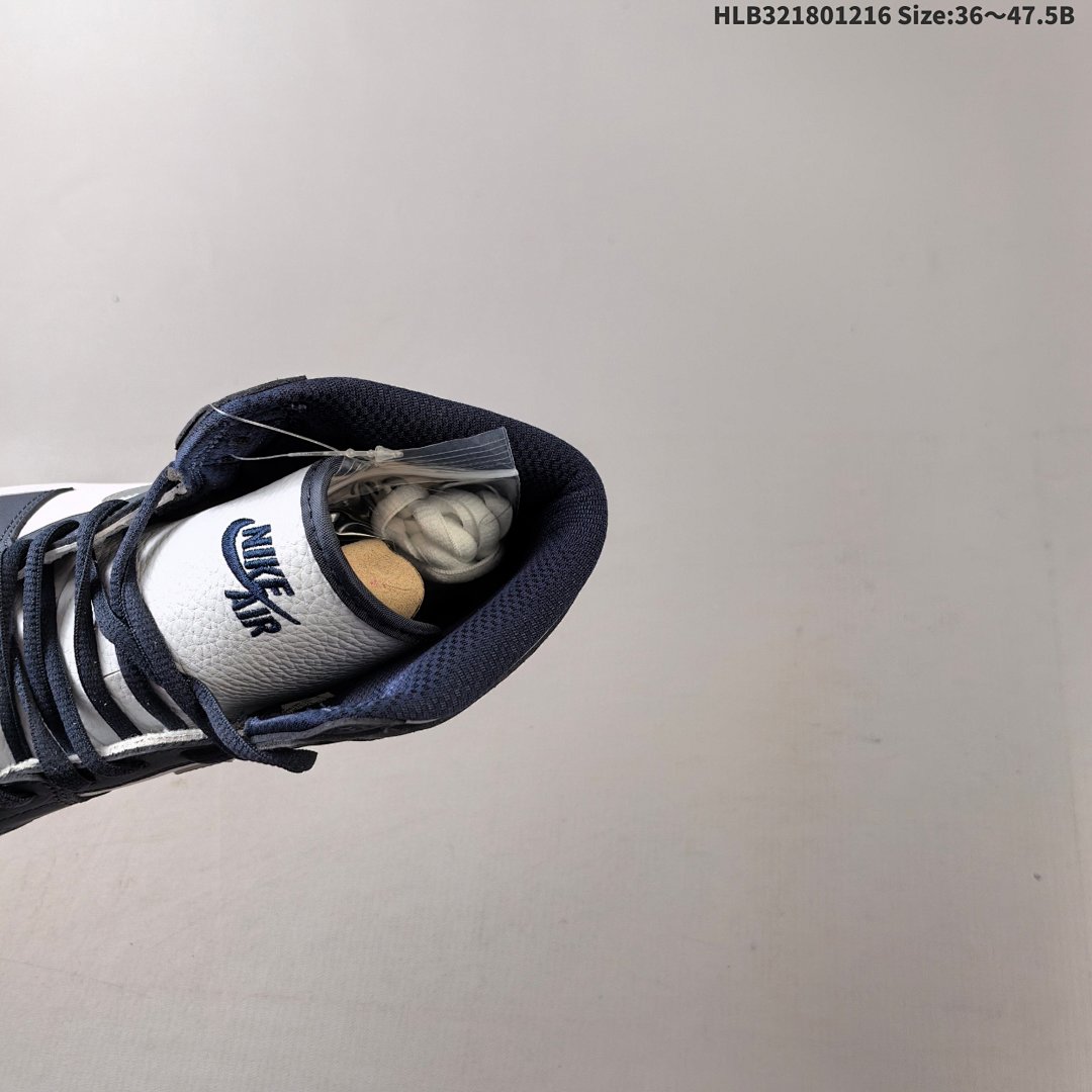Nike Air Jordan 1 Retro High OG AJ1 · - foto 2