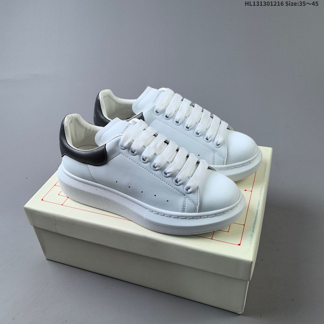 Alexander McQueen Oversized Exaggerated-Sole Suede Leather Sneakers - foto 12