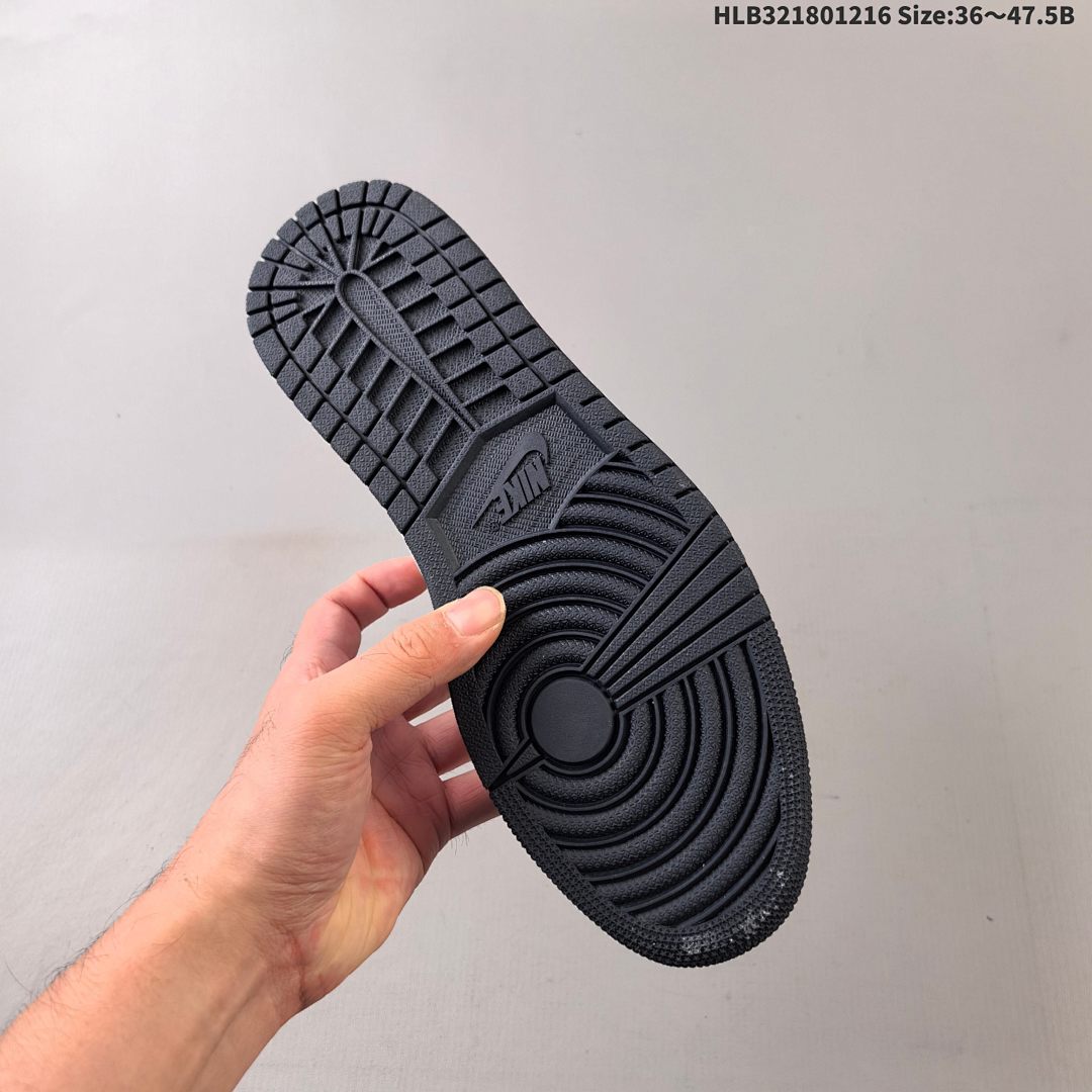 Nike Air Jordan 1 Retro High OG AJ1 · - foto 4