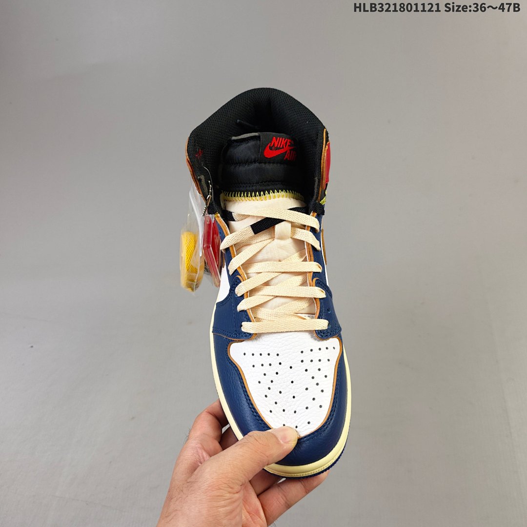 Nike Air Jordan 1 Retro High OG AJ1 · - foto 7
