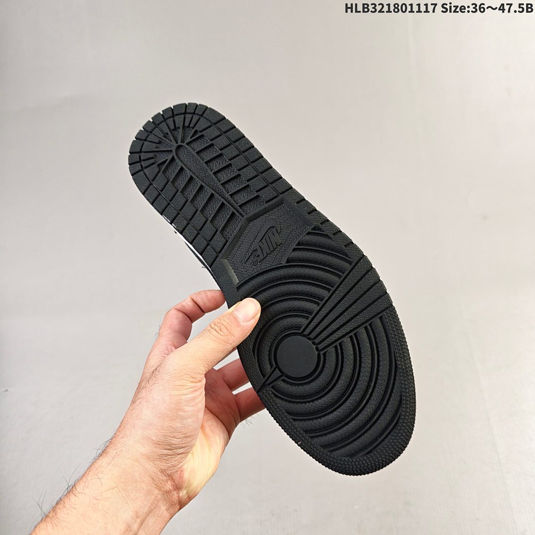 Nike Air Jordan 1 Retro High OG AJ1 · - foto 5