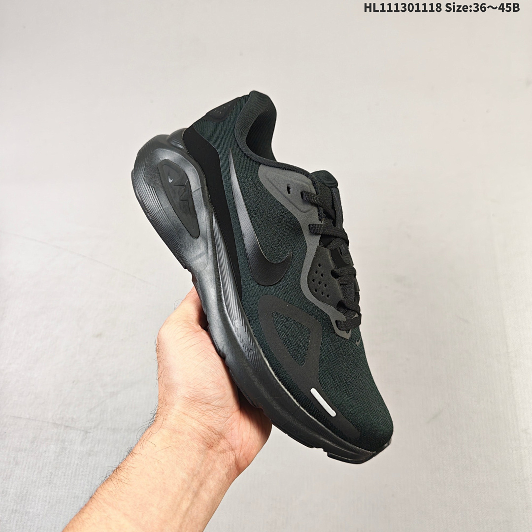 Nike Air Zoom Structure 26 -001 .