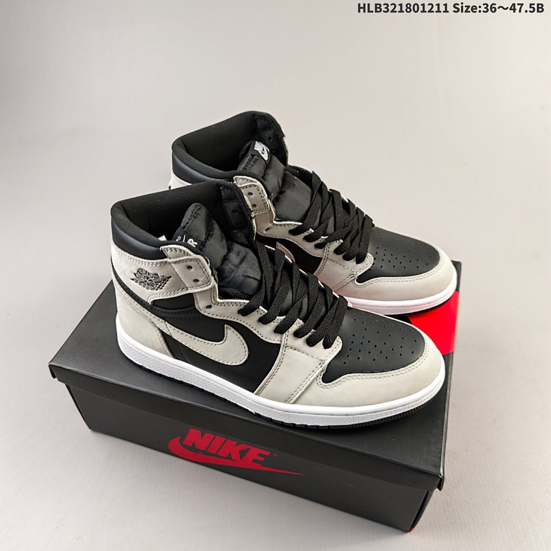 Nike Air Jordan 1 Retro High OG AJ1 · - foto 2