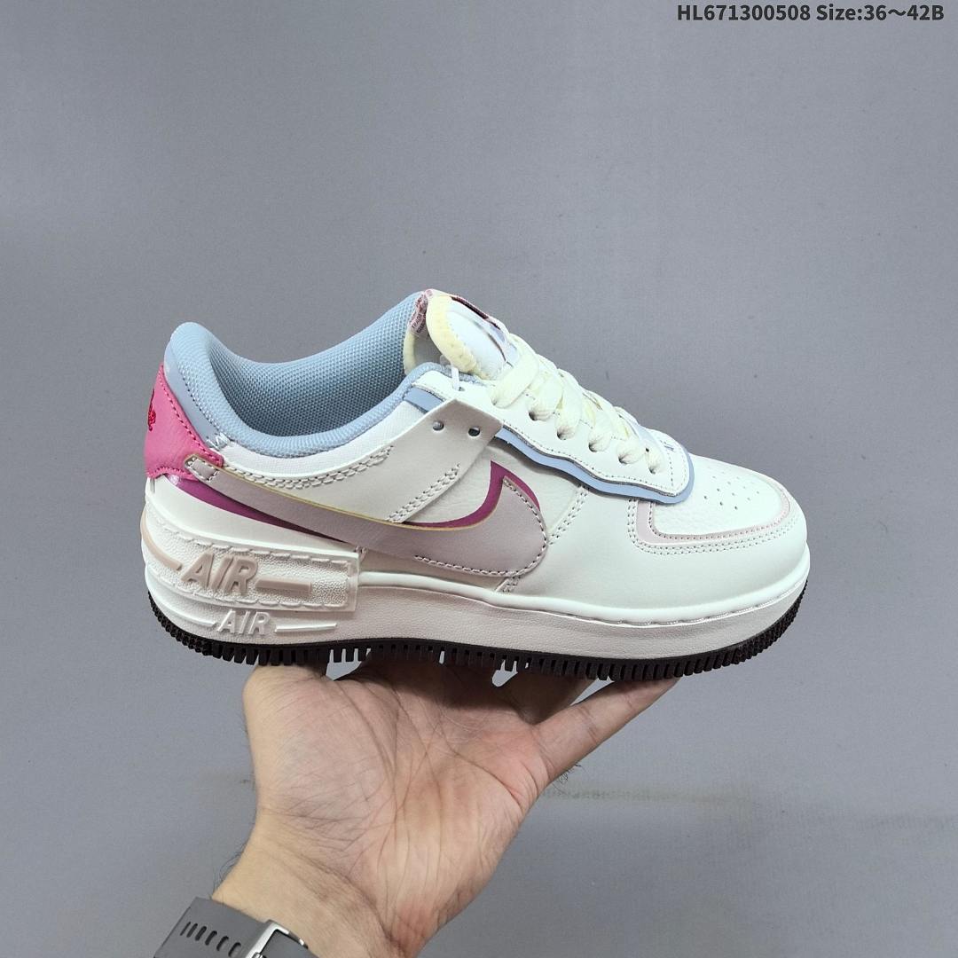 NIKE WMNS Air Force 1 Shadow - foto 2