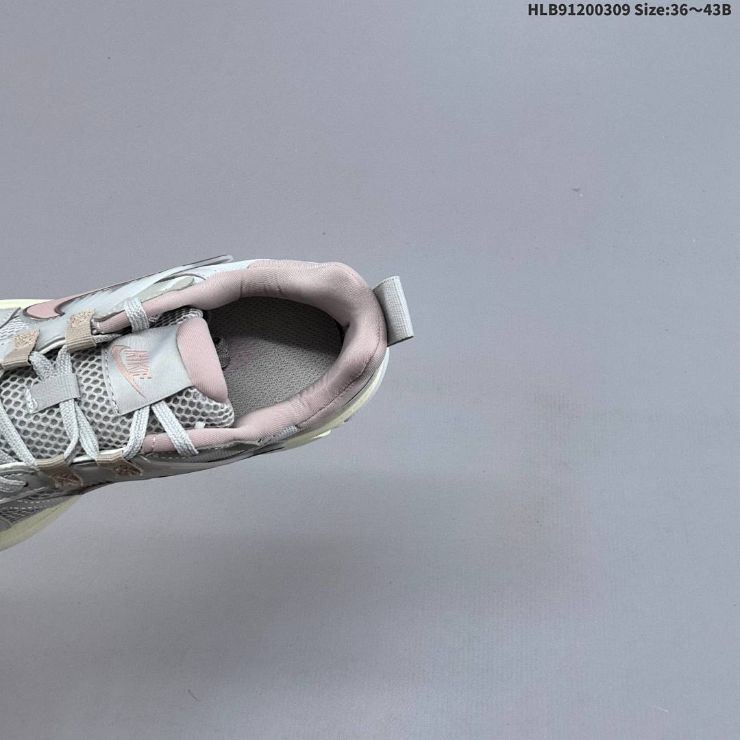 NIKE V2K RUN Swoosh Bill Bower - foto 9