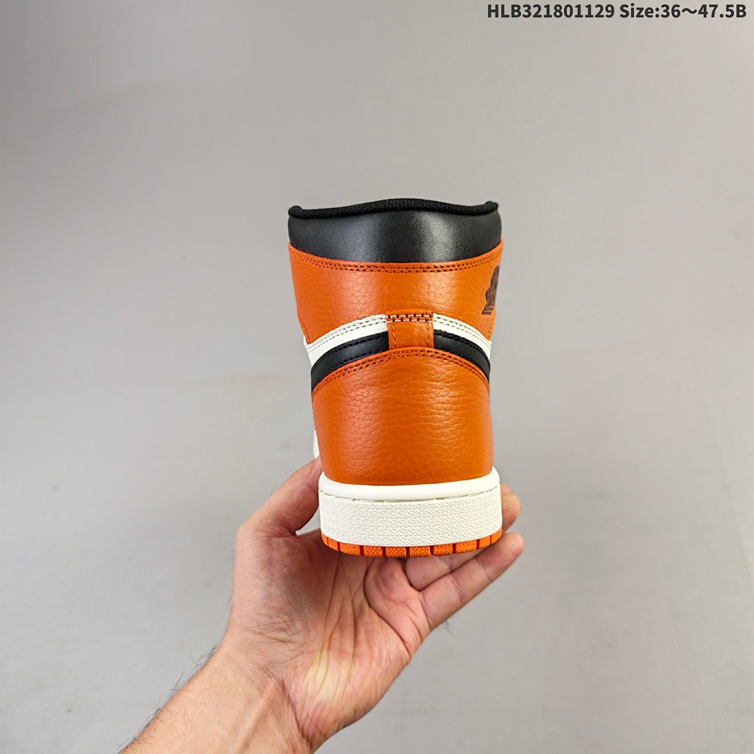 Nike Air Jordan 1 Retro High OG AJ1 · - foto 6