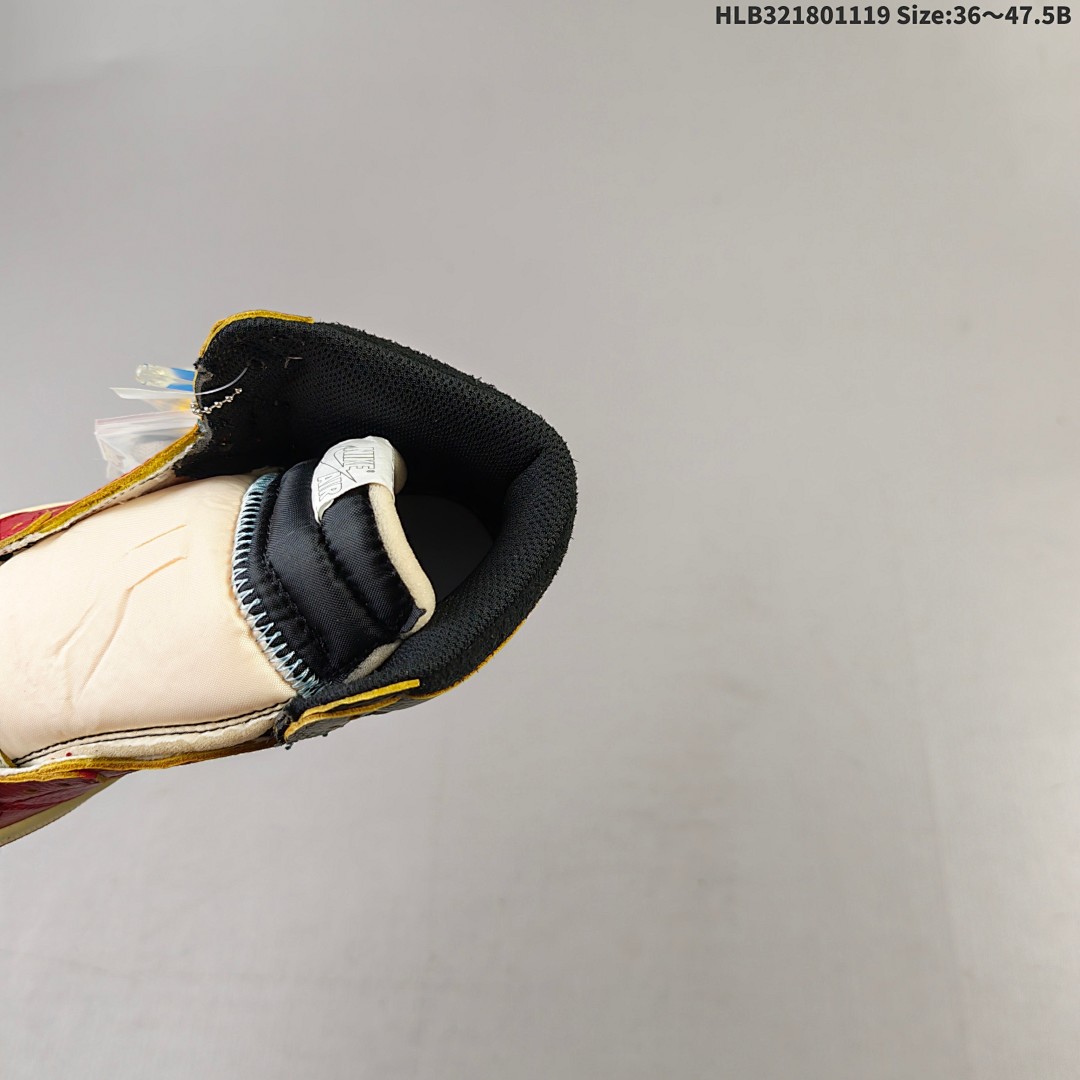 Nike Air Jordan 1 Retro High OG AJ1 · - foto 3