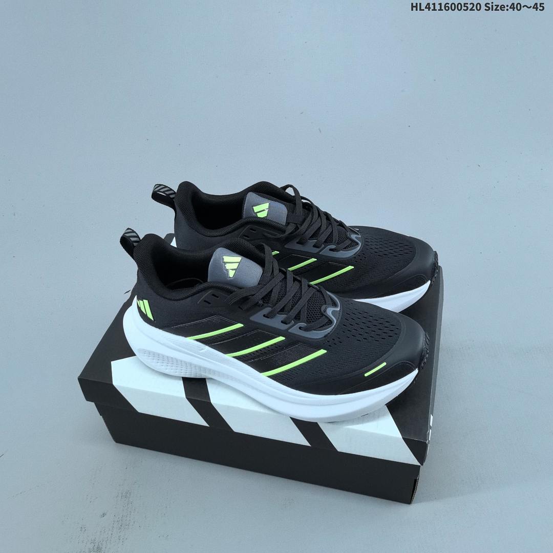 adidas CUSHIONNOVA hold CUSHIONNOVA