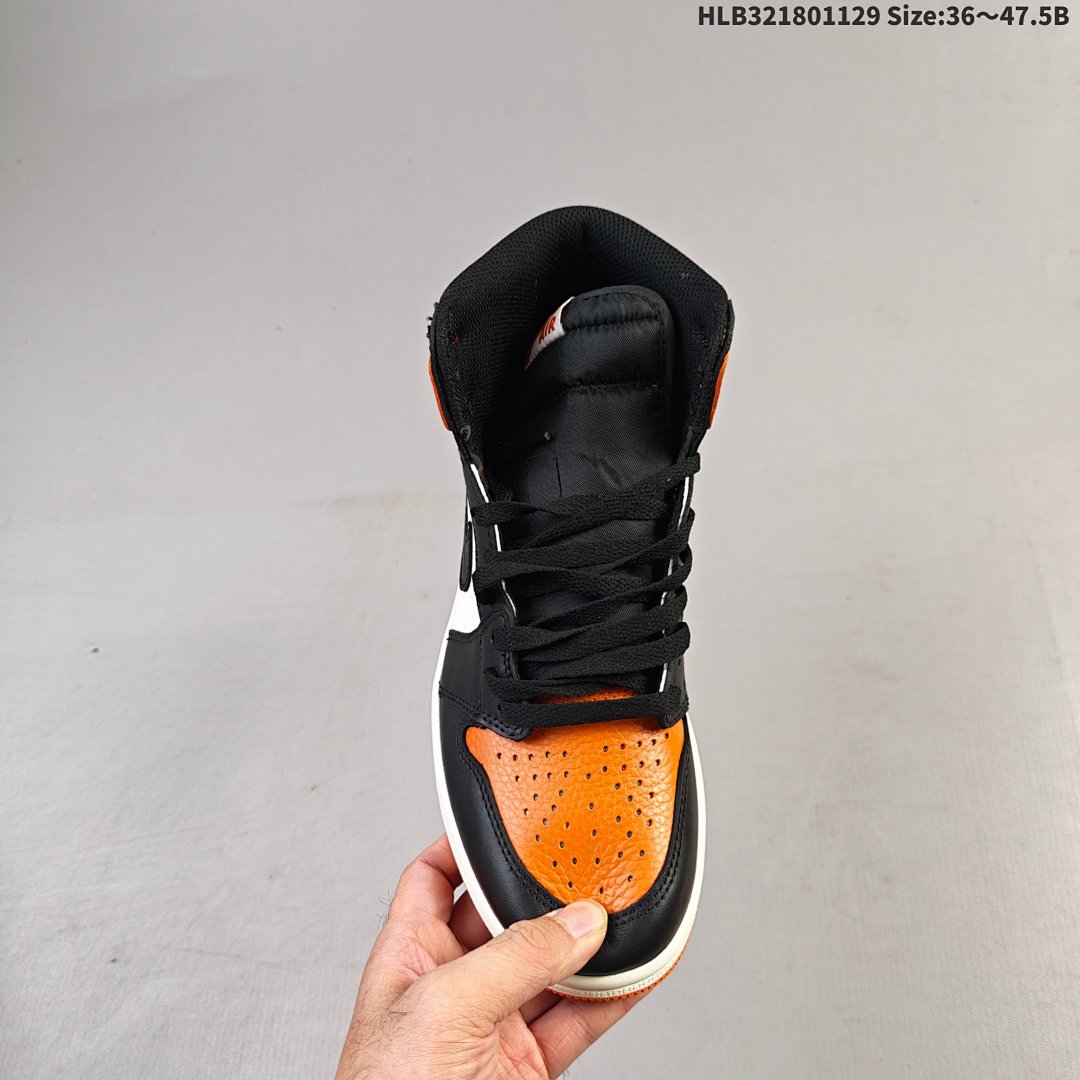 Nike Air Jordan 1 Retro High OG AJ1 · - foto 7