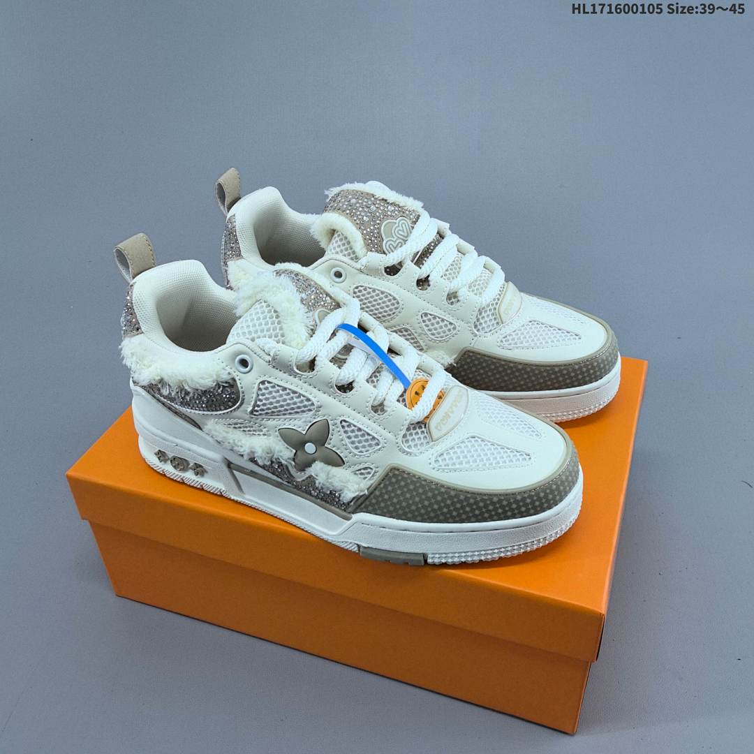 LV ARCH LIGHT SNEAKER 3
