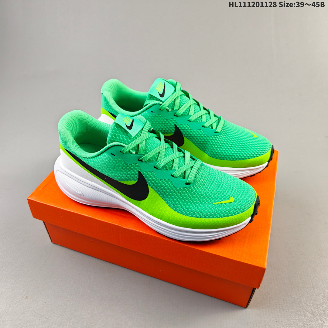 Nike REVOLUTION 8 -301