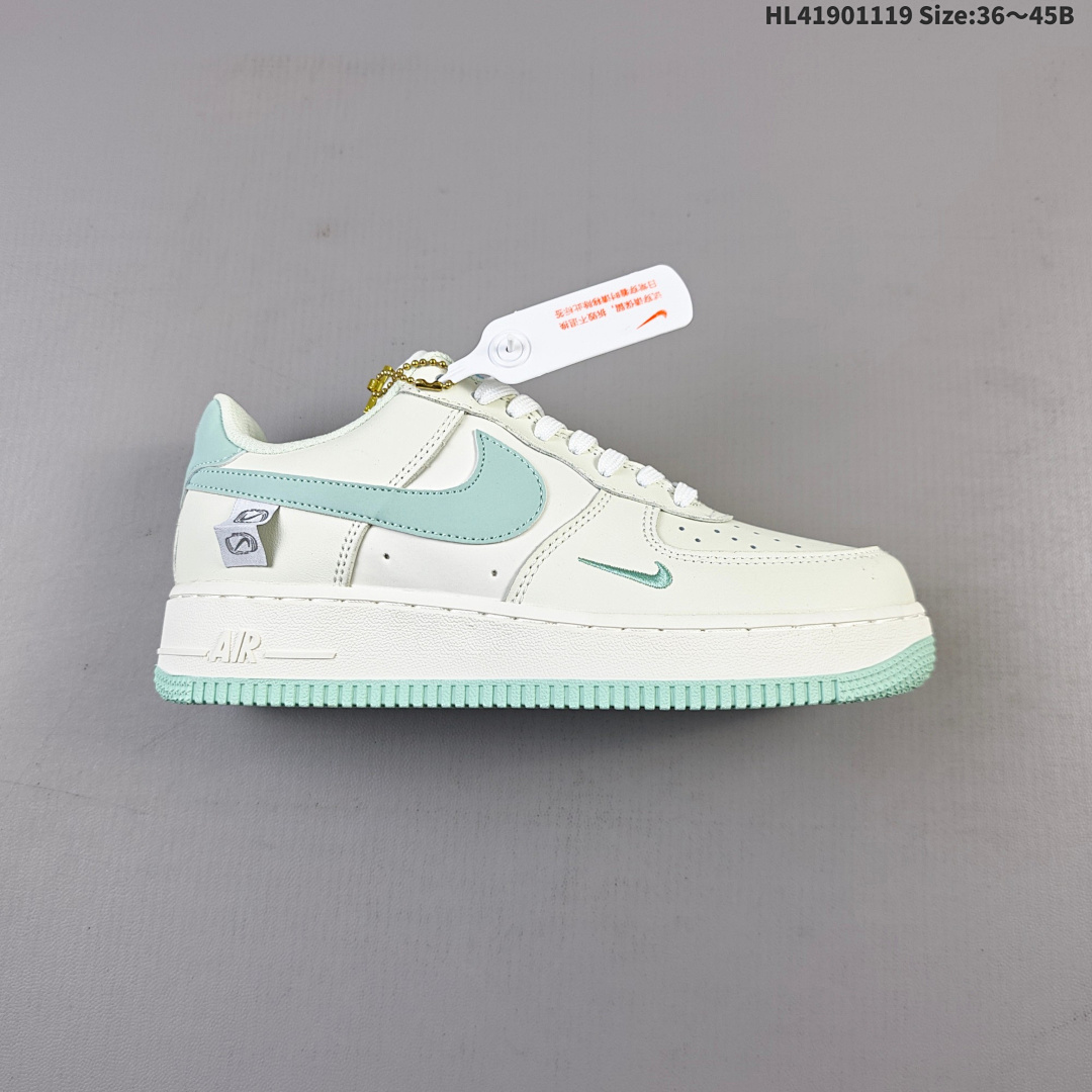 NIKE AIR FORCE 1‘07