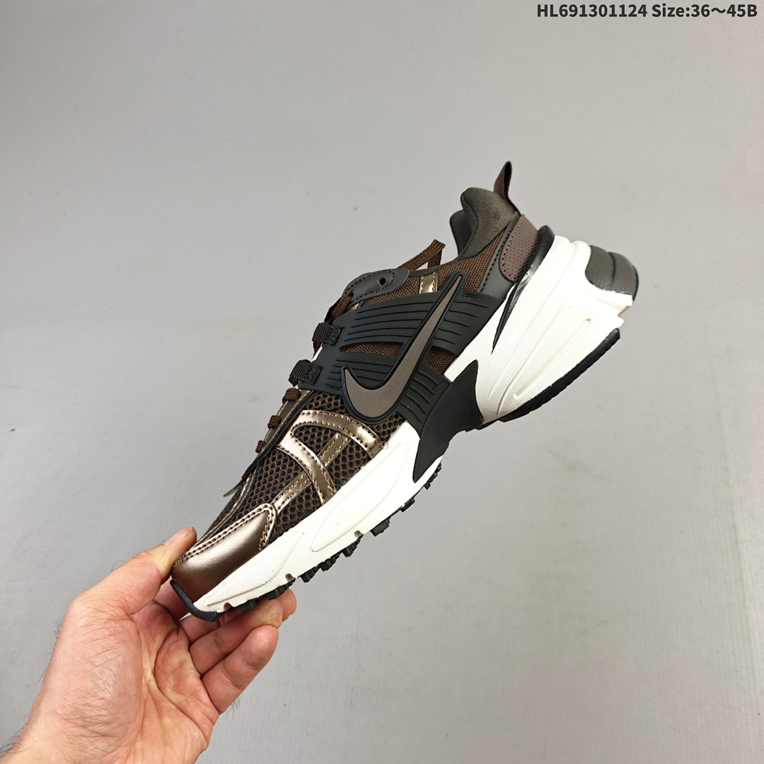 NIKE V2K RUN Swoosh Bill Bowerm - foto 8