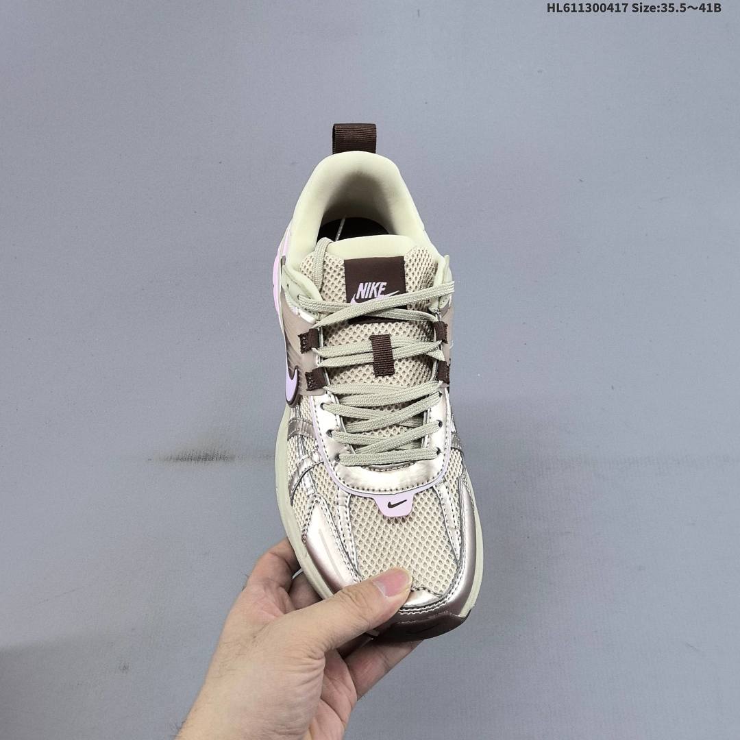 NIKE V2K RUN Swoosh Bill Bowerm - foto 5