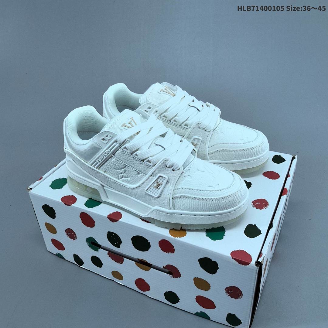 LV ARCH LIGHT SNEAKER 3