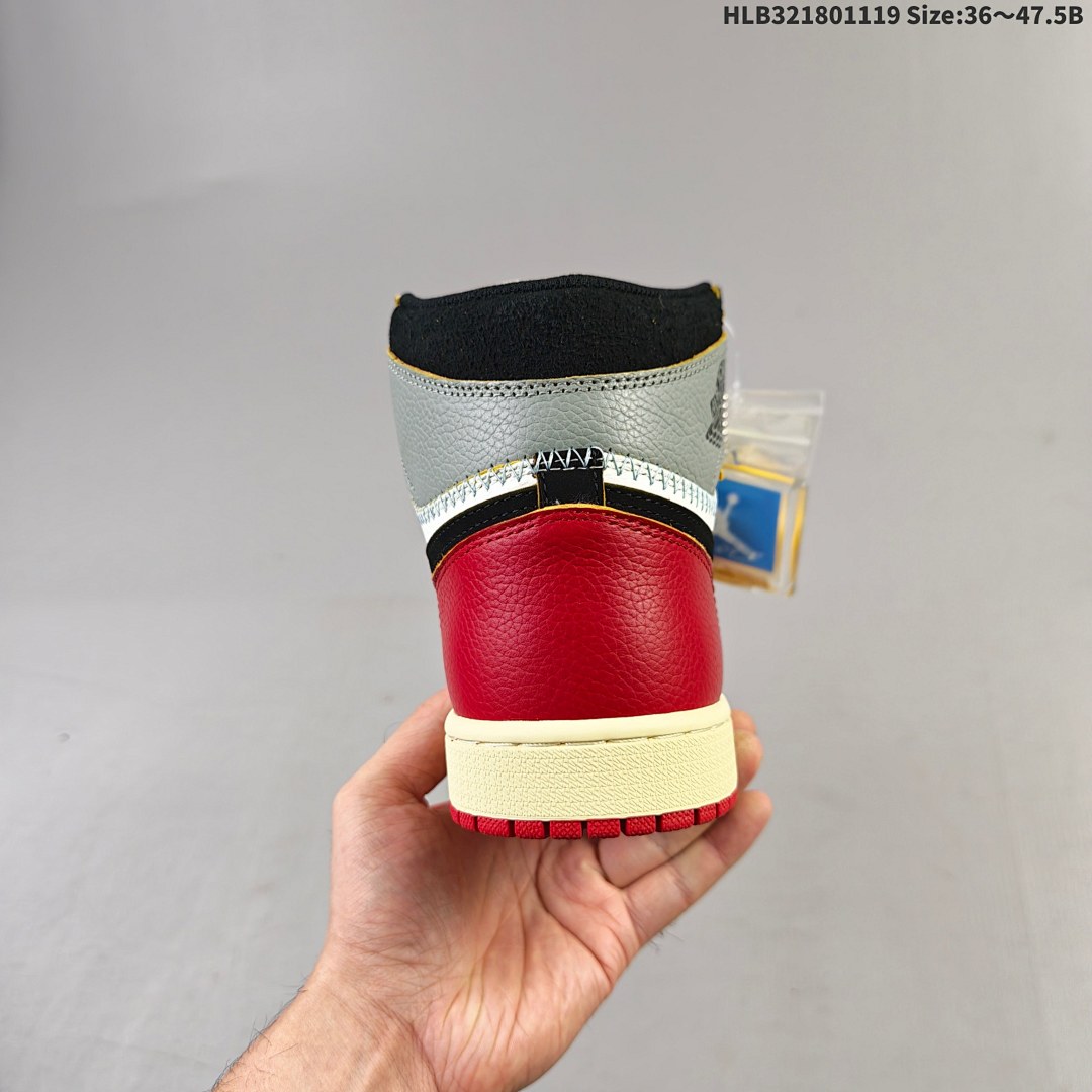 Nike Air Jordan 1 Retro High OG AJ1 · - foto 6
