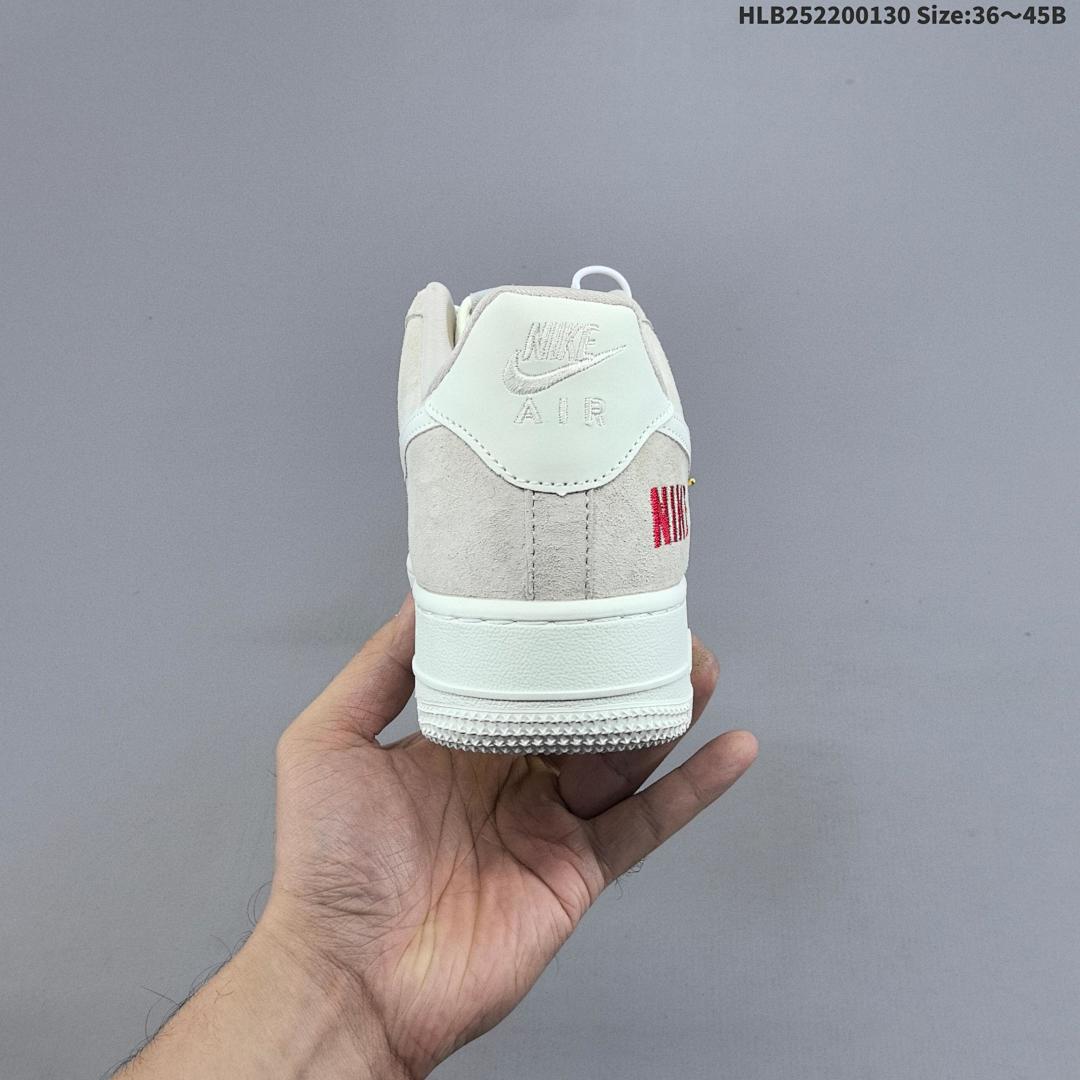Nike Air Force 1 Low KAWS - foto 5