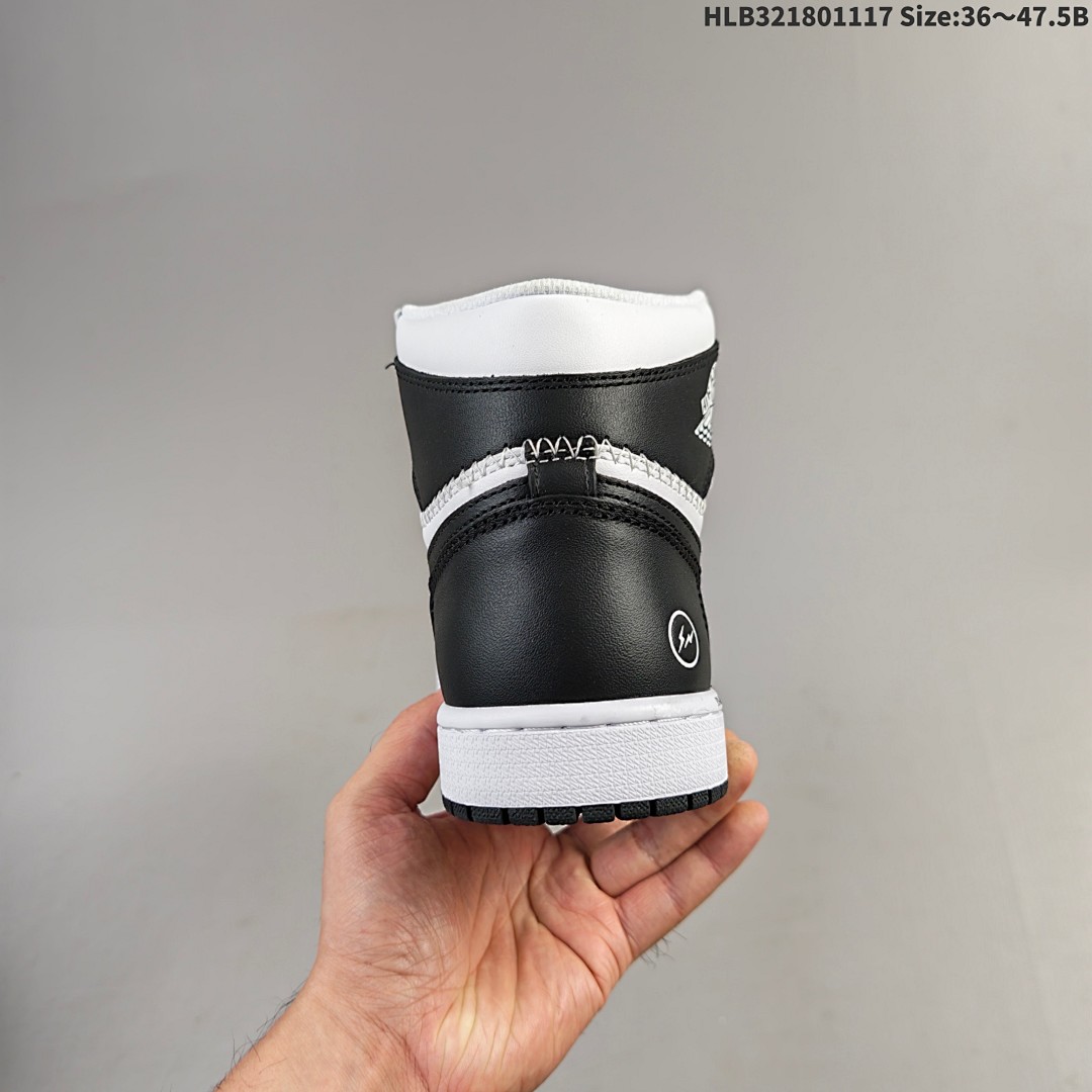 Nike Air Jordan 1 Retro High OG AJ1 · - foto 6