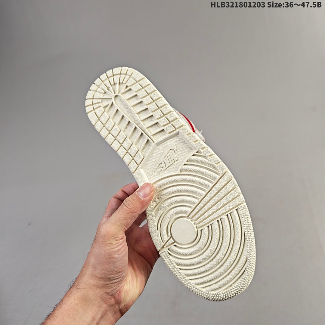 Nike Air Jordan 1 Retro High OG AJ1 · - foto 4