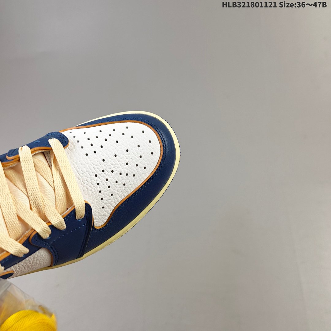 Nike Air Jordan 1 Retro High OG AJ1 · - foto 4