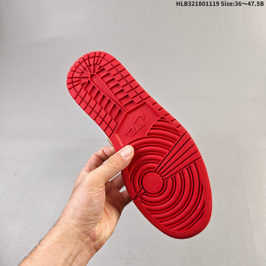 Nike Air Jordan 1 Retro High OG AJ1 · - foto 5