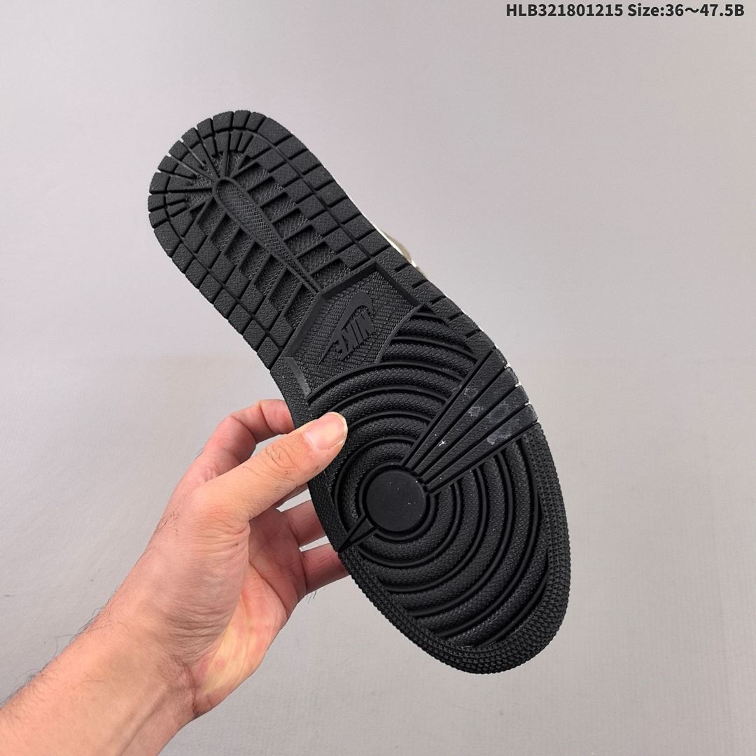 Nike Air Jordan 1 Retro High OG AJ1 · - foto 4