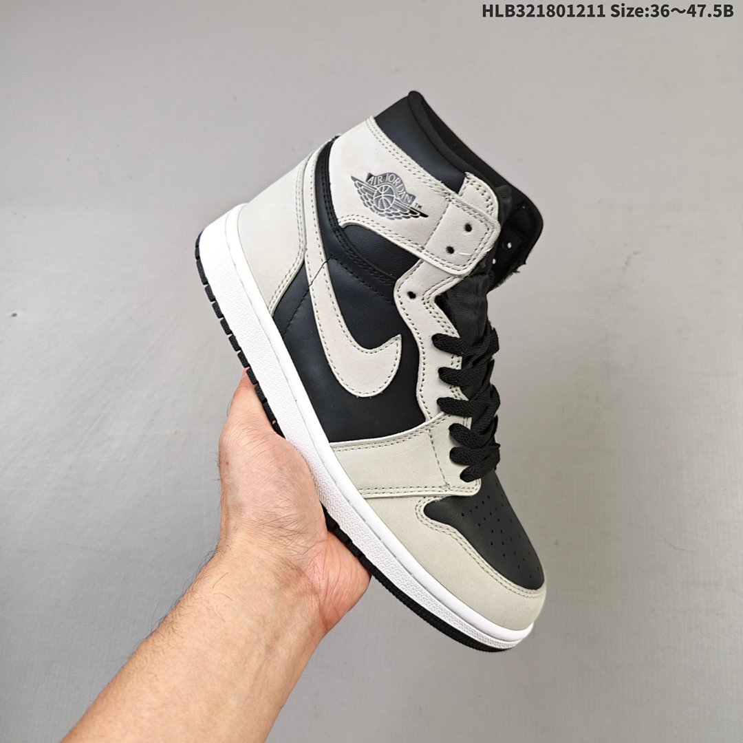 Nike Air Jordan 1 Retro High OG AJ1 · - foto 5