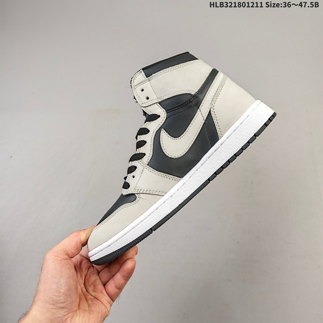 Nike Air Jordan 1 Retro High OG AJ1 · - foto 3