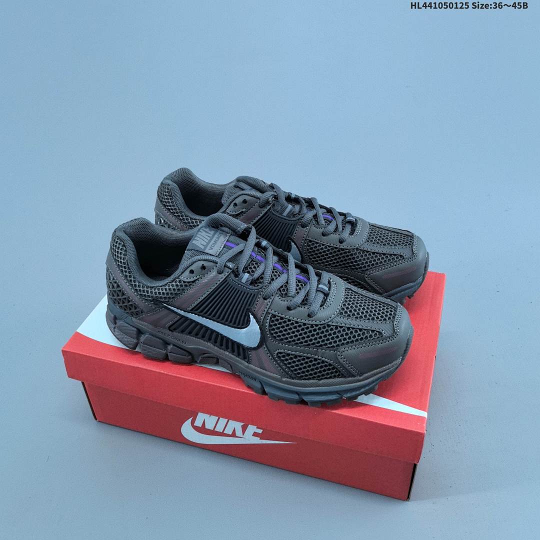 Nike Zoom Vomero 5 - foto 17