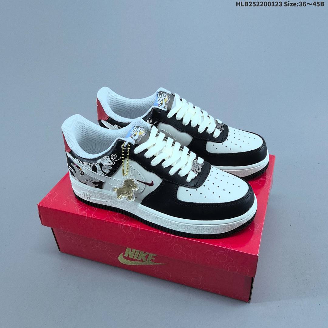 NIKE AIR FORCE 1‘07 -