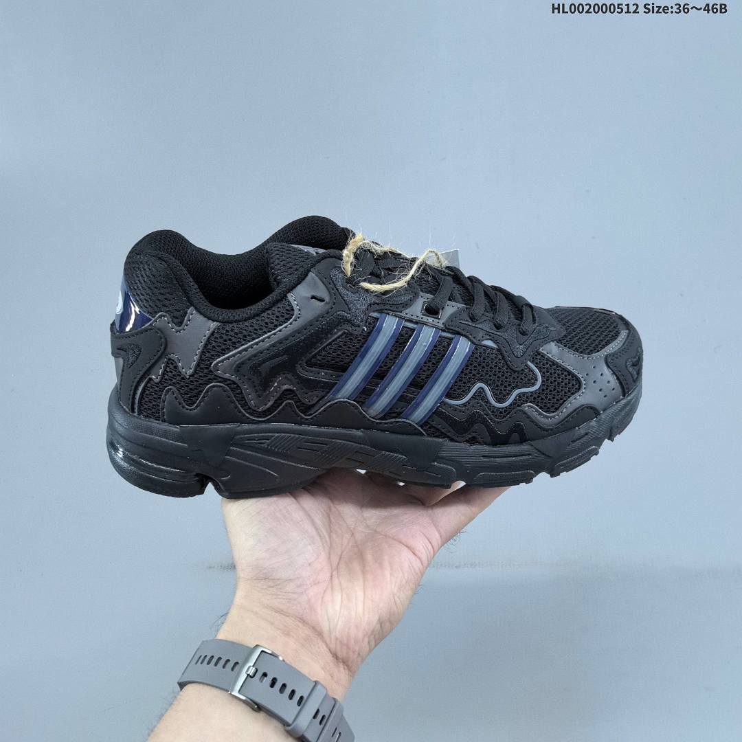 Bad Bunny x Adidas Original Response CL x - foto 3